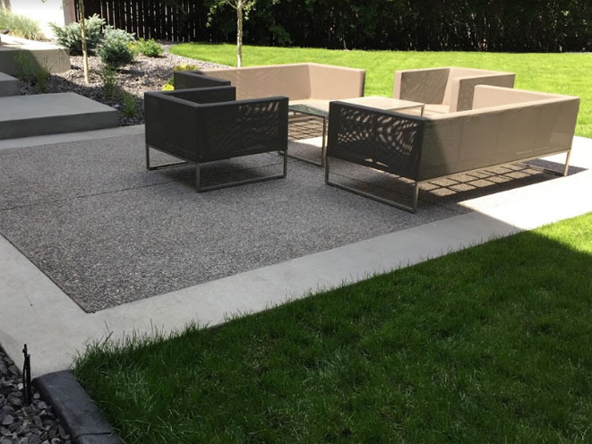 4-patriarch-construction-calgary-concrete-contractors-willowfern-patio-staircase-exposed-aggregate-after-2