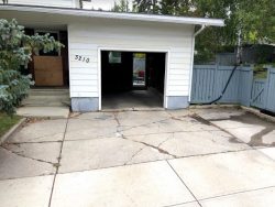 5-patriarch-construction-calgary-concrete-contractors-brentwood-driveway-brushed-sidewalk-garage-pad-breakout-before-3